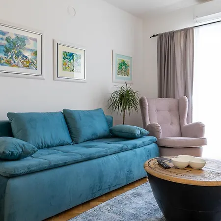 Dolly Completely Renovated 2023 Apartman *